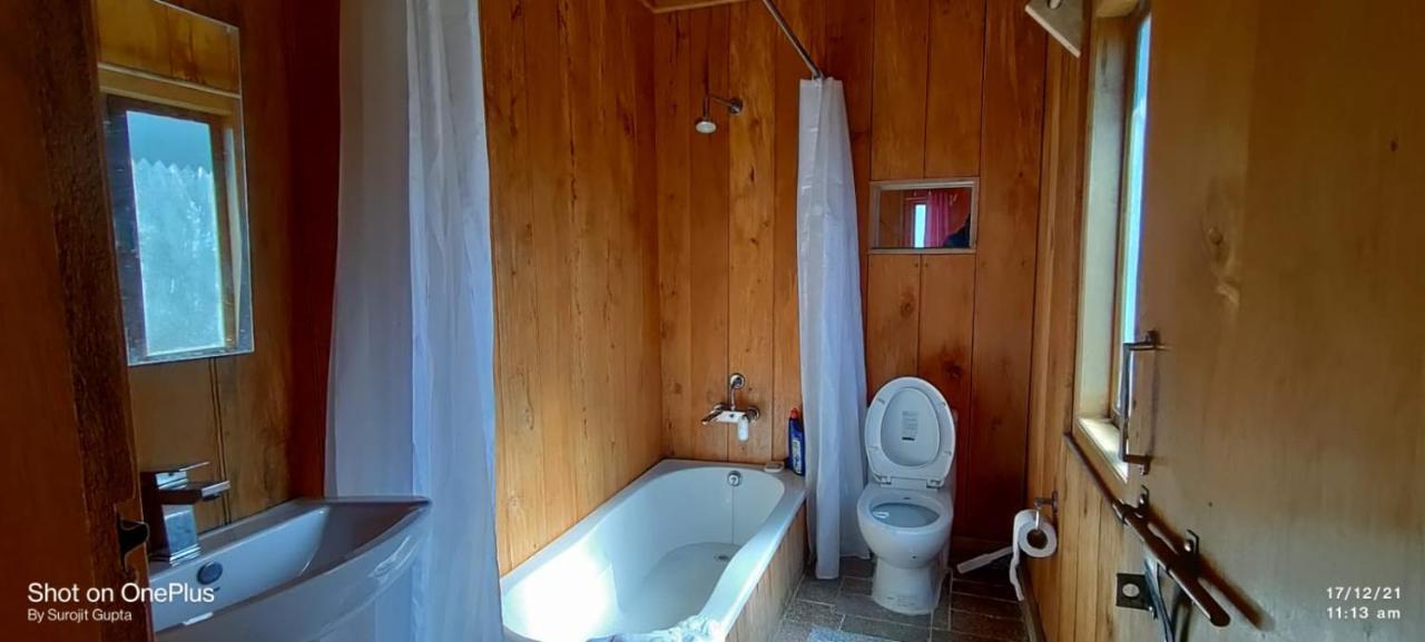Log Cabin In The Woods Bed & Breakfast Gangtok Exterior photo