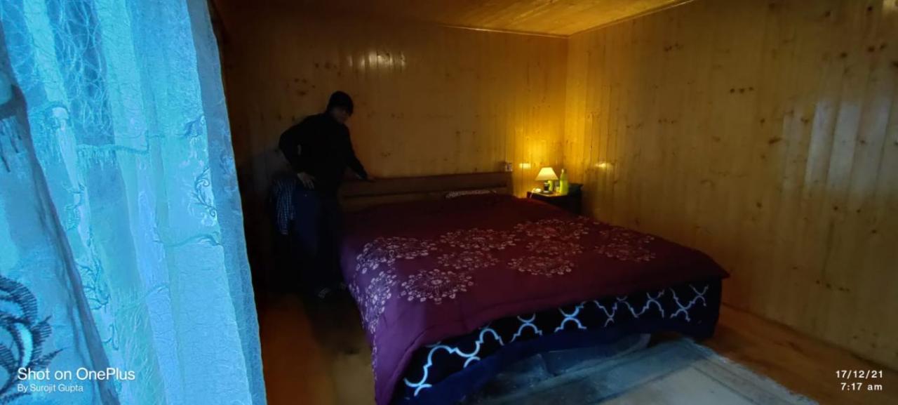 Log Cabin In The Woods Bed & Breakfast Gangtok Exterior photo